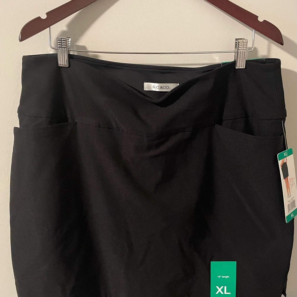 Black Skirt with Pockets